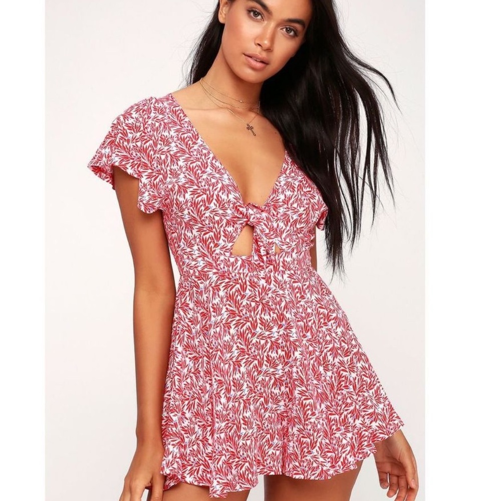 Dondi Red and White Print Tie-Front Short Sleeve Romper Medium
